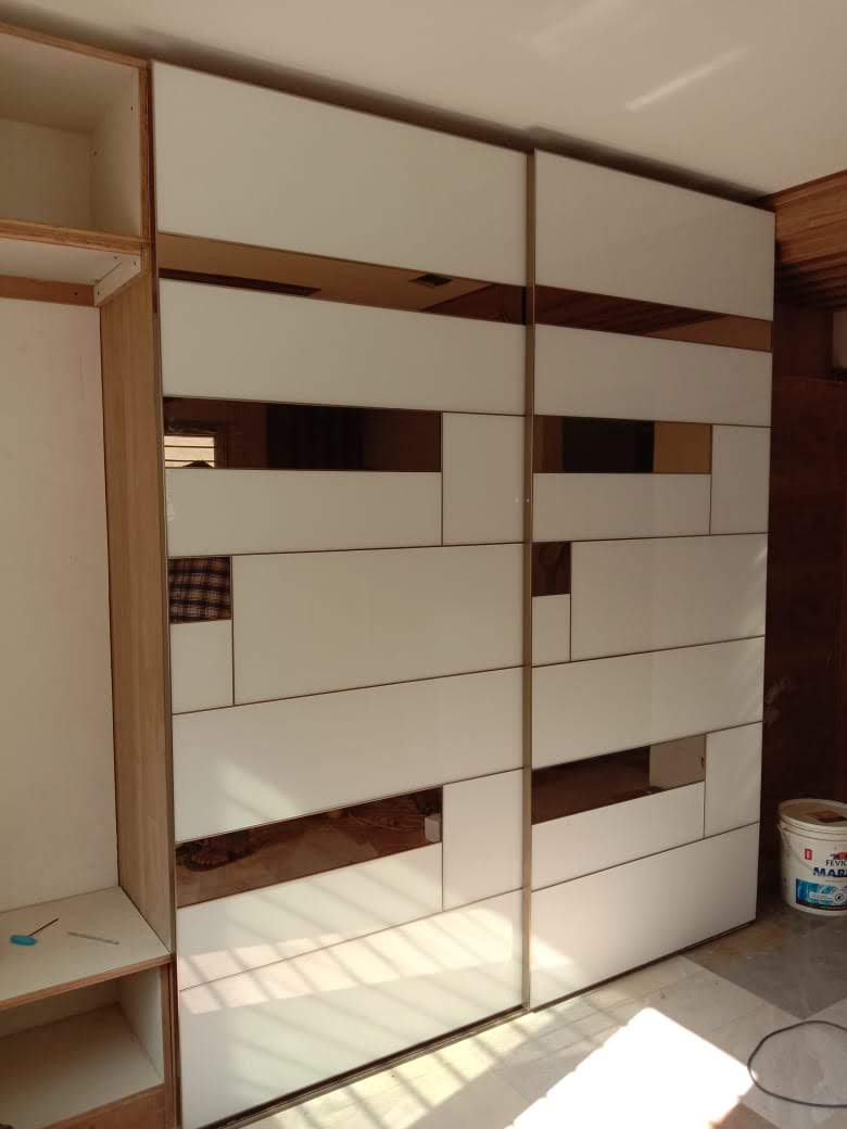 beautiful-designs-for-lacquer-glass-wardrobes-in-gurgaon-gurgaon-largest-dealers-and-manufacturers-in-gurgaon-india